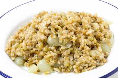 Pişmiş freekeh yan görünüm