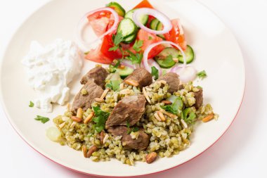 Freekeh yüksek açılı görünüş ile sığır eti
