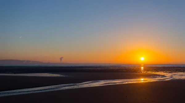 Swansea strand zonsopgang — Stockfoto