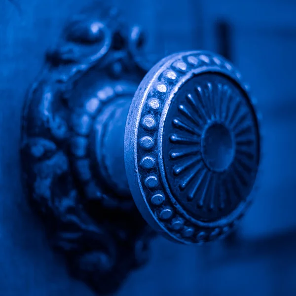 Iron Handle Pattern Old Door Closeup Blue Tone — Stockfoto