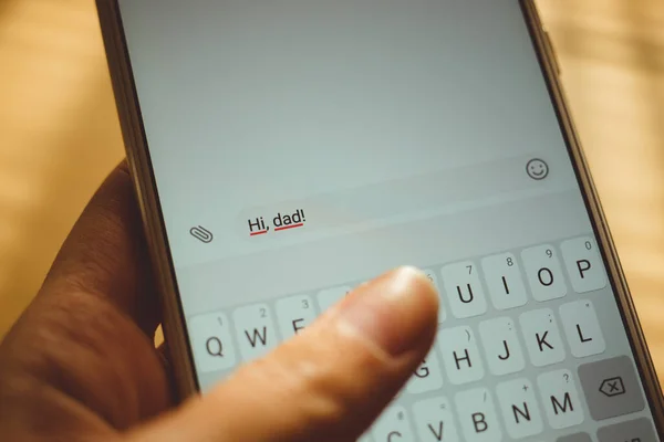 Human Hand Typing White Smartphone Message Dad — Foto de Stock