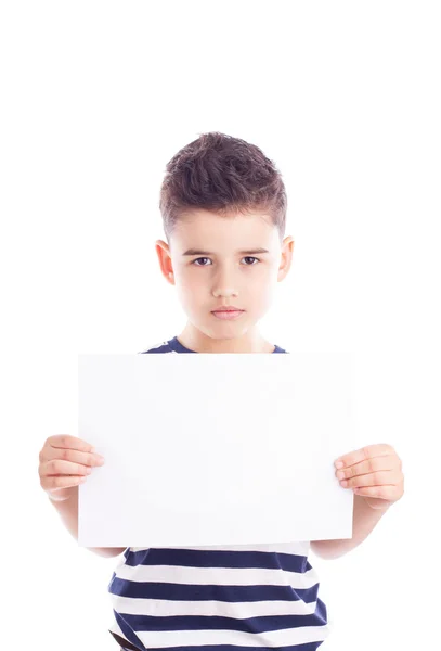 Niño con una hoja de papel en blanco —  Fotos de Stock