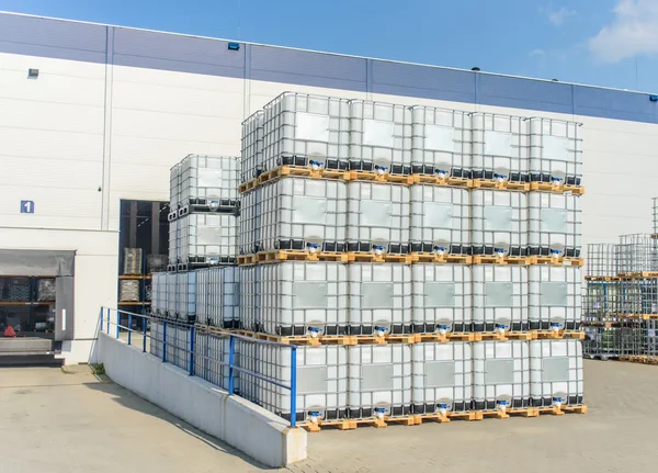 Packed pallets standing outdoors at a warehouse — Stock Photo, Image