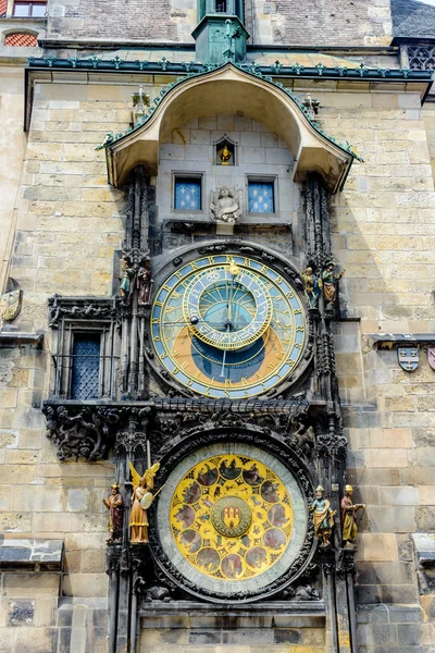 Zár-megjelöl-a híres csillagászati óra, Prága — Stock Fotó