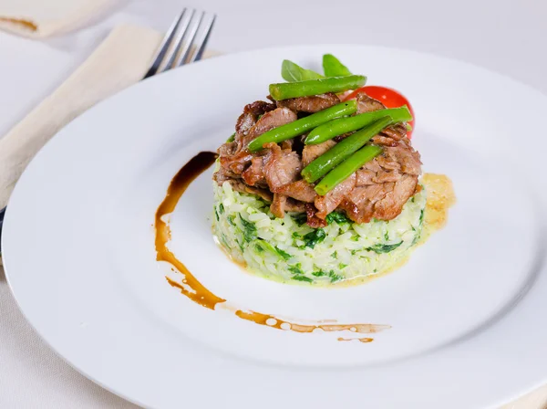 Tasty Beef Meat and Beans on Risotto Dish — Stock Photo, Image