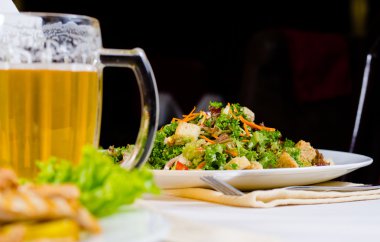Restoran tablo kaplama salata