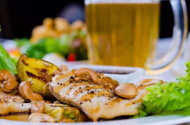 Ananas kaju tavuk yemeği yakın çekim