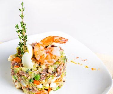 Pembe karides ile deniz ürünleri meze