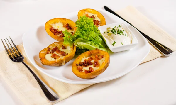 Potato Skins Appetizer Served in Restaurant — Stock Photo, Image