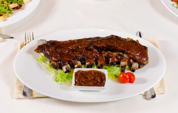 Rack of Saucy Barbecue Côtes de porc — Photo