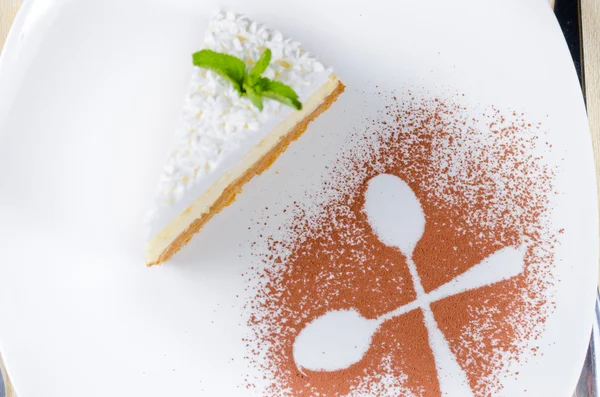 Decorative plating and presentation of cheesecake — Stock Photo, Image