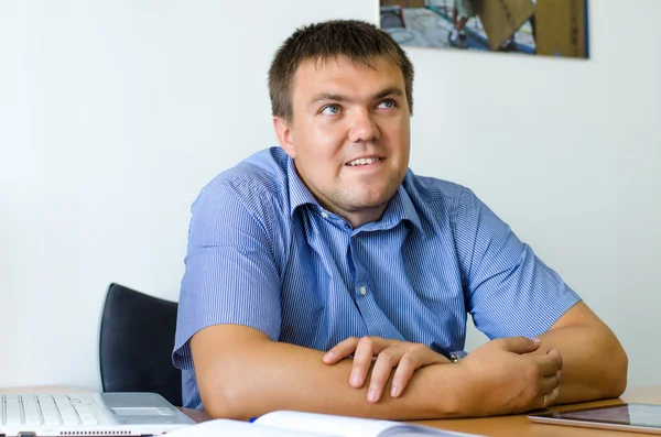 Sitting Thoughtful Businessman Looking Up — Stock Photo, Image