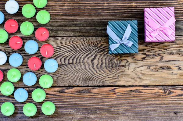 Caja de regalo con velas —  Fotos de Stock