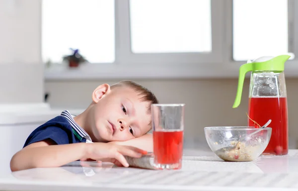 Young boy waiting patiently for his lunch — Stock Photo, Image