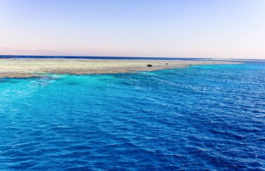 Orta okyanus kum banka