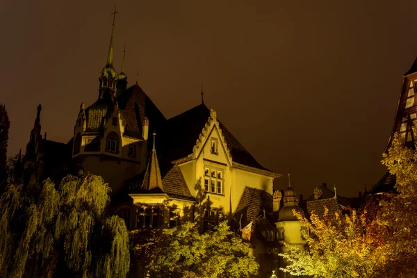 Cottage bomen van de nacht — Stockfoto