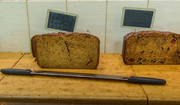 Домашний хлеб в оригинальном французском магазине — стоковое фото