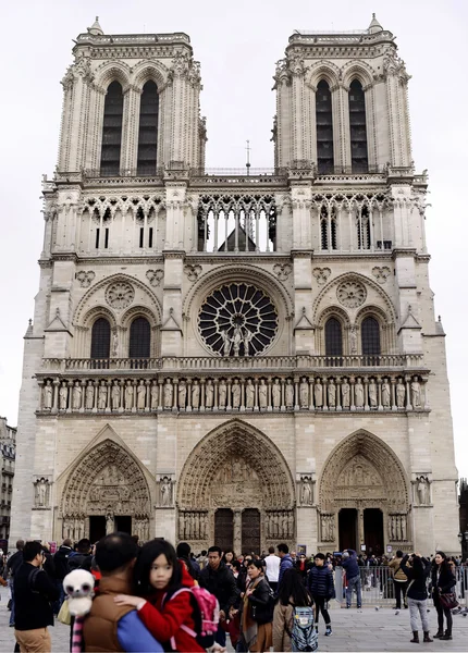 The central entrance to Notre Dame de Paris — Stock Photo, Image