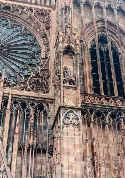 Detail of the imposing Strasbourg cathedral in France. — Stock Photo, Image