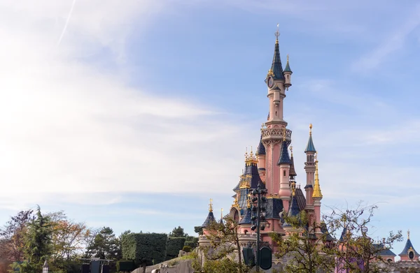Sleeping Beauty zamek, symbol parku rozrywki Disneyland Paris — Zdjęcie stockowe