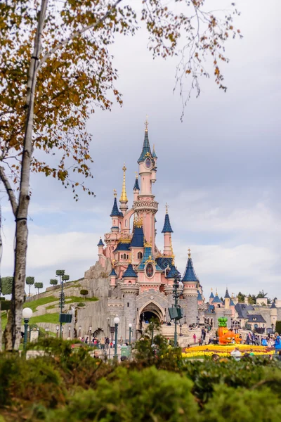 Spící kráska hrad, symbol Disneyland Paříž — Stock fotografie