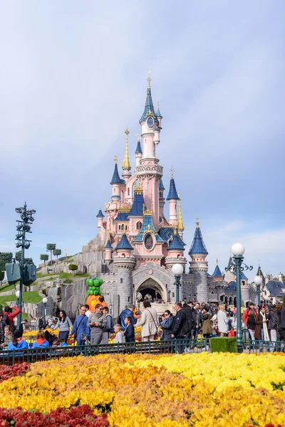 Castelo da Beleza Adormecida, o símbolo da Disneylândia Paris — Fotografia de Stock