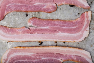 taze domuz pastırması şeritler
