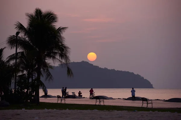 Phuket Tailandia Abril 2021 Salida Del Sol Parque Público Saphanhin — Foto de Stock