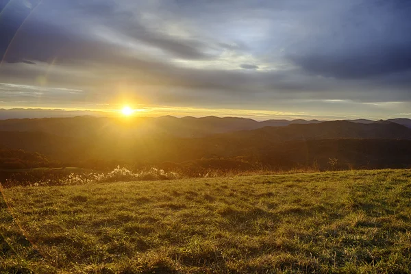 Smokey Dağları üzerinde gündoğumu