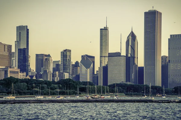 Chicago Skyline a Michigan-tó. — Stock Fotó