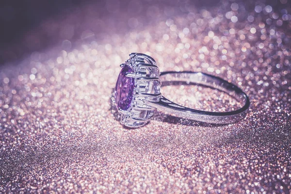 Ametiszt ezüst gyűrű — Stock Fotó