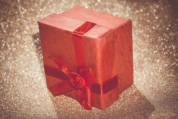 Caja de regalo roja — Foto de Stock