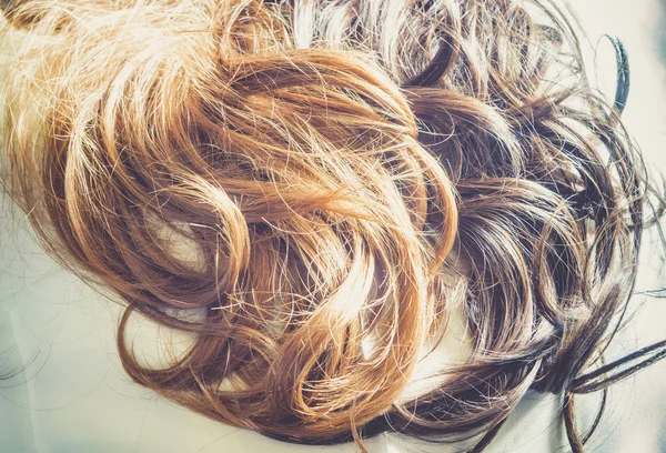 Cheveux bouclés synthétiques filtrés — Photo