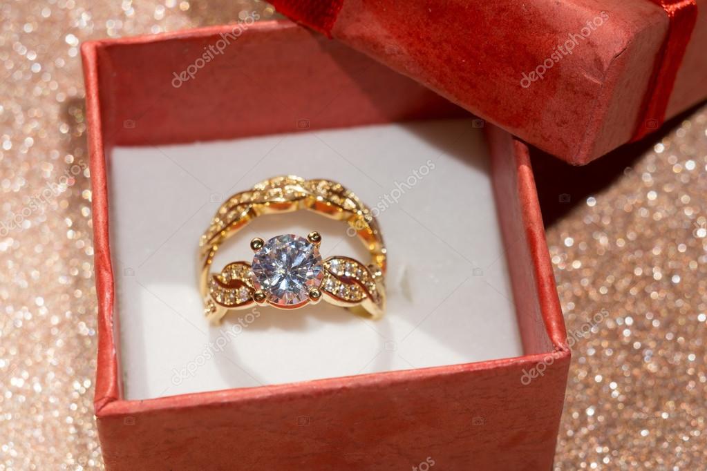 gold ring gift for wife