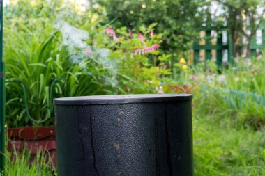 Siyah Metal Smokehouse