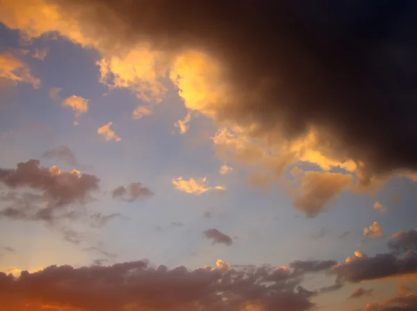 Nubes del atardecer — Foto de Stock