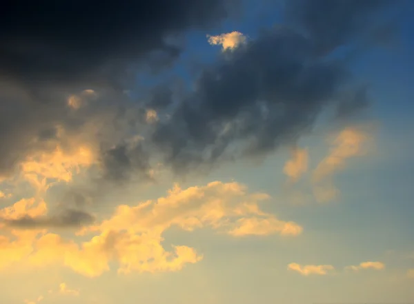 Nubes del atardecer — Foto de Stock