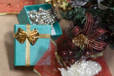 Arka plan ile yeşil Giftbox