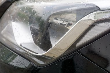 Yağmur makro arabaya