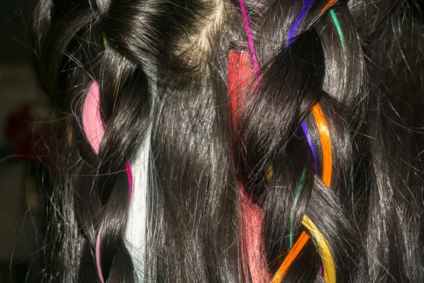 Cabello con hebras coloridas — Foto de Stock