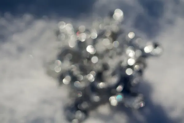 在雪上的模糊银雪花 — 图库照片