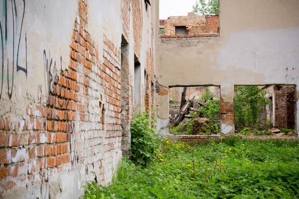 Гранж покинутому будинку — стокове фото