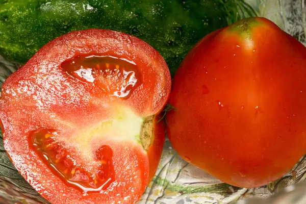 Röd tomat cut — Stockfoto