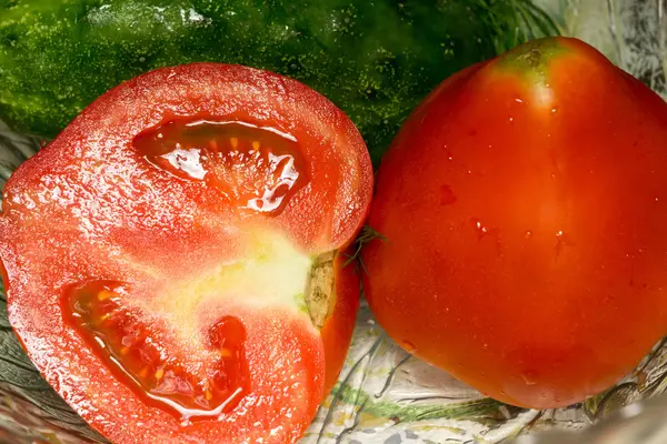 Tomate rojo cortado —  Fotos de Stock