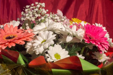 Dekoratif çiçek buketi