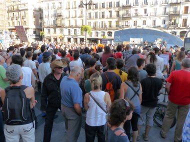 Madrid, İspanya; 19 Haziran 2011. 15-M Hareketi liderliğindeki 19-J protestoları sırasında Madrid 'de büyük bir gösteri. Fotoğraf 19 Haziran 2011 'de Madrid, İspanya' da çekildi.