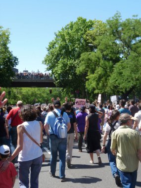 Madrid, İspanya; 19 Haziran 2011. 15-M Hareketi liderliğindeki 19-J protestoları sırasında Madrid 'de büyük bir gösteri. Fotoğraf 19 Haziran 2011 'de Madrid, İspanya' da çekildi.