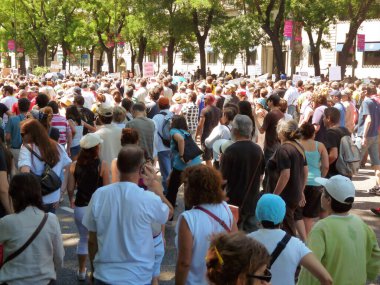 Madrid, İspanya; 19 Haziran 2011. 15-M Hareketi liderliğindeki 19-J protestoları sırasında Madrid 'de büyük bir gösteri. Fotoğraf 19 Haziran 2011 'de Madrid, İspanya' da çekildi.