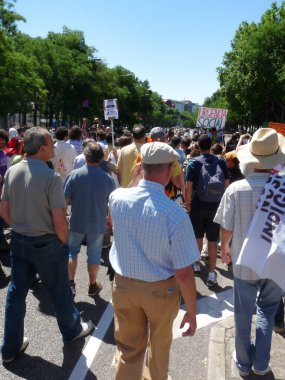 Madrid, İspanya; 19 Haziran 2011. 15-M Hareketi liderliğindeki 19-J protestoları sırasında Madrid 'de büyük bir gösteri. Fotoğraf 19 Haziran 2011 'de Madrid, İspanya' da çekildi.