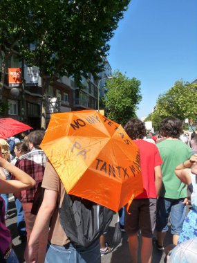 Madrid, İspanya; 19 Haziran 2011. 15-M Hareketi liderliğindeki 19-J protestoları sırasında Madrid 'de büyük bir gösteri. Fotoğraf 19 Haziran 2011 'de Madrid, İspanya' da çekildi.